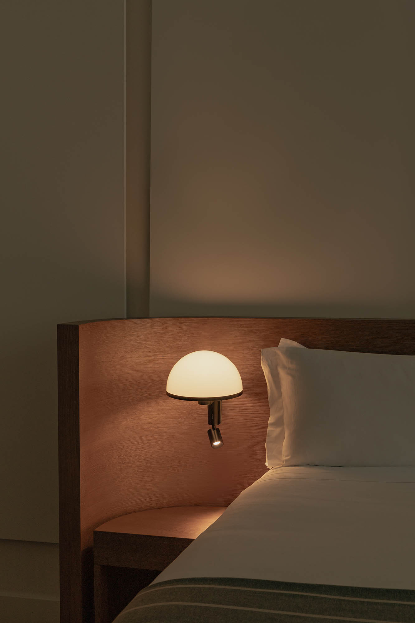 Faro DOME Wandleuchte schwarz mit LED-Leselicht - Produktbild 2