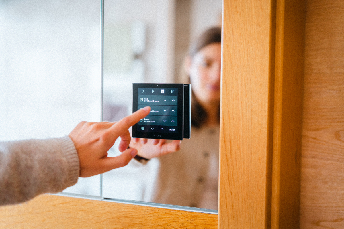 Loxone Touch Pure Display Air - 8
