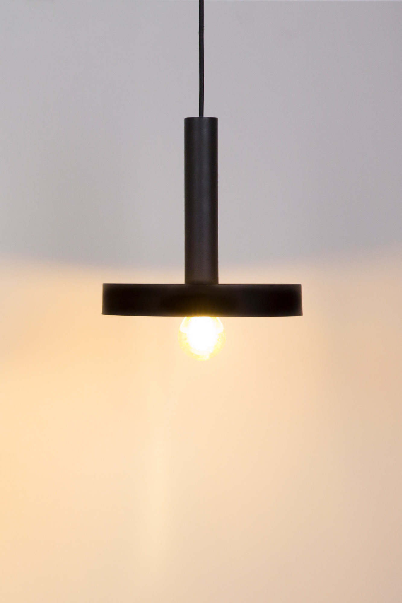 Faro WHIZZ Schwarzer und satinierter Gold-Anhänger - 4