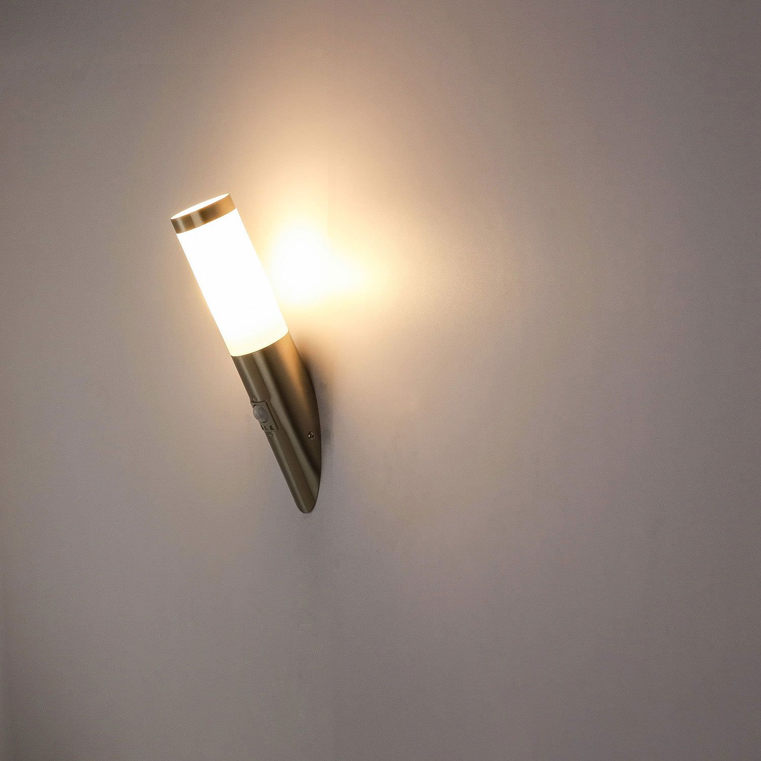 ISOLED Wandleuchte Edelstahl, IP44, PIR Bewegungssensor, warmweiß, inkl. E27 LED Leuchtmittel 9W - 4
