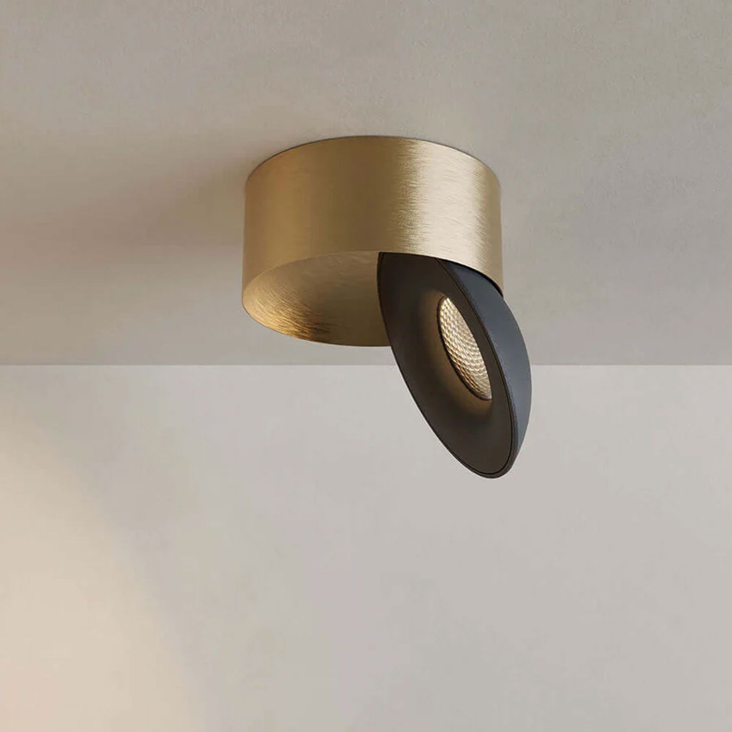ISOLED LED Aufbauleuchte Sphere gold/schwarz, 2700K, 10W, CRI90, dimmbar - 2