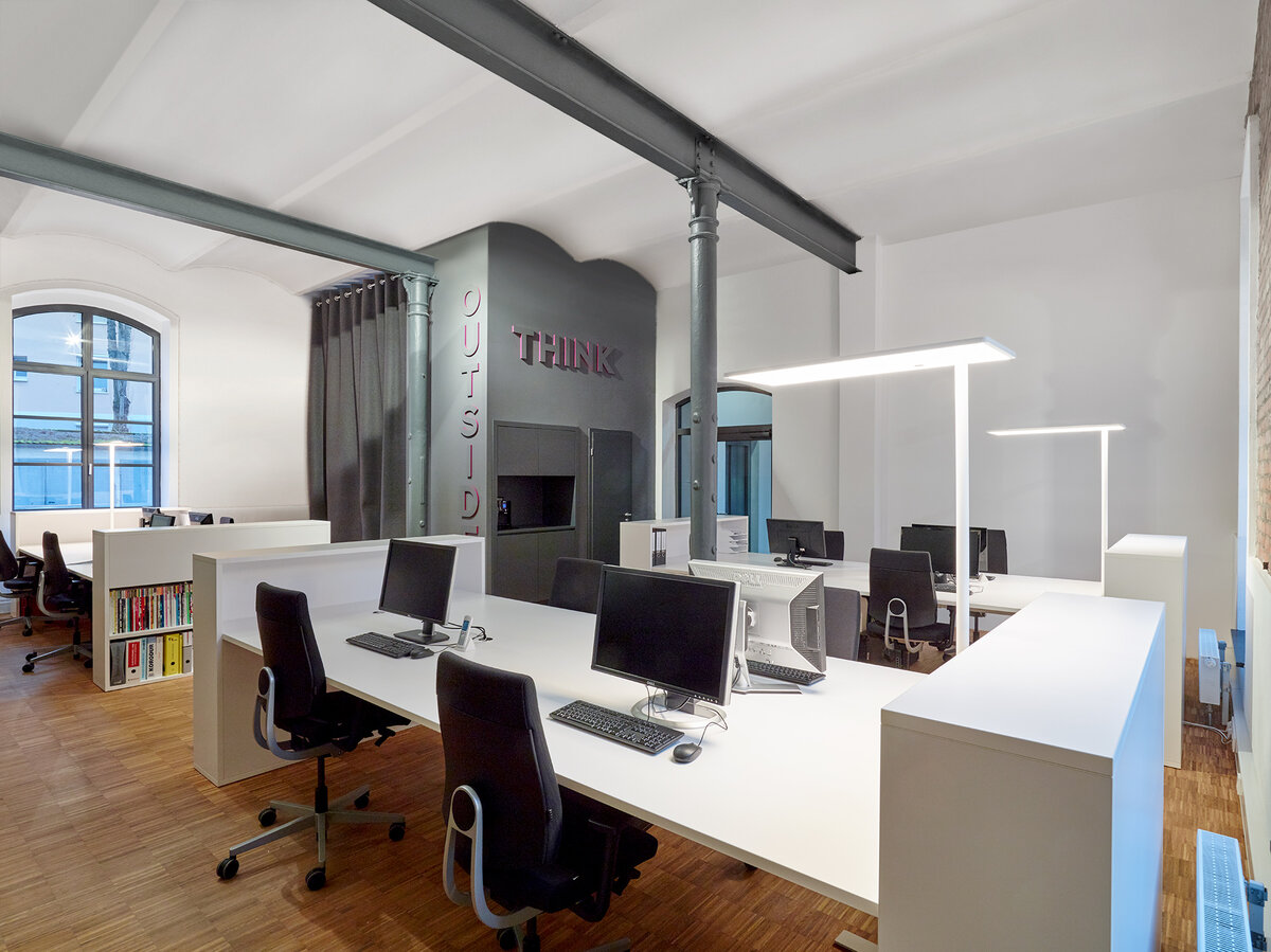 XAL TASK Stehleuchte – Smart Home trifft Design: Loxone Air-kompatibel - 5