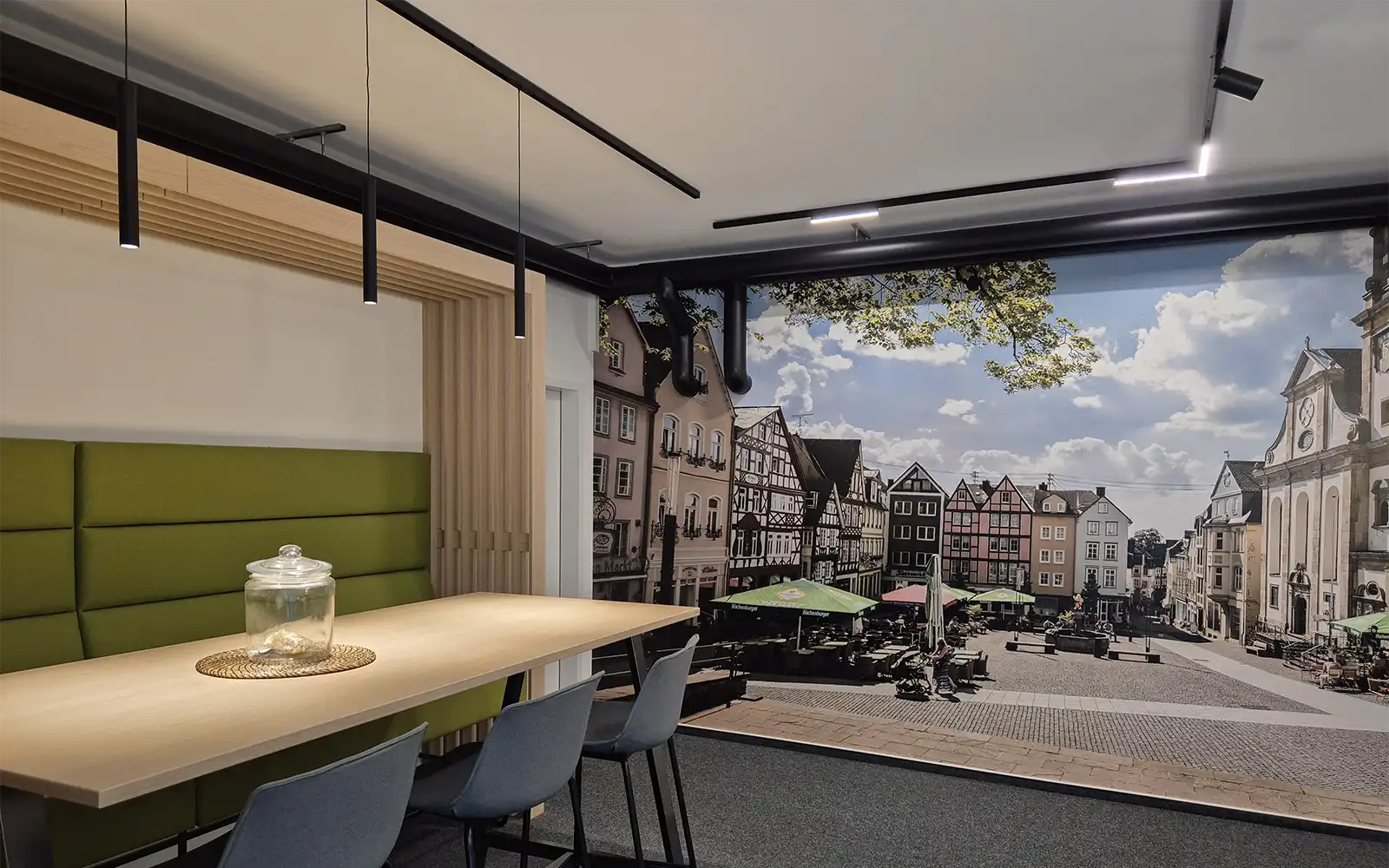 ISOLED Track48 Aufbauschiene flat, schwarz, 300cm, 4-polig, inkl. Endkappen und Schutzcover - 2