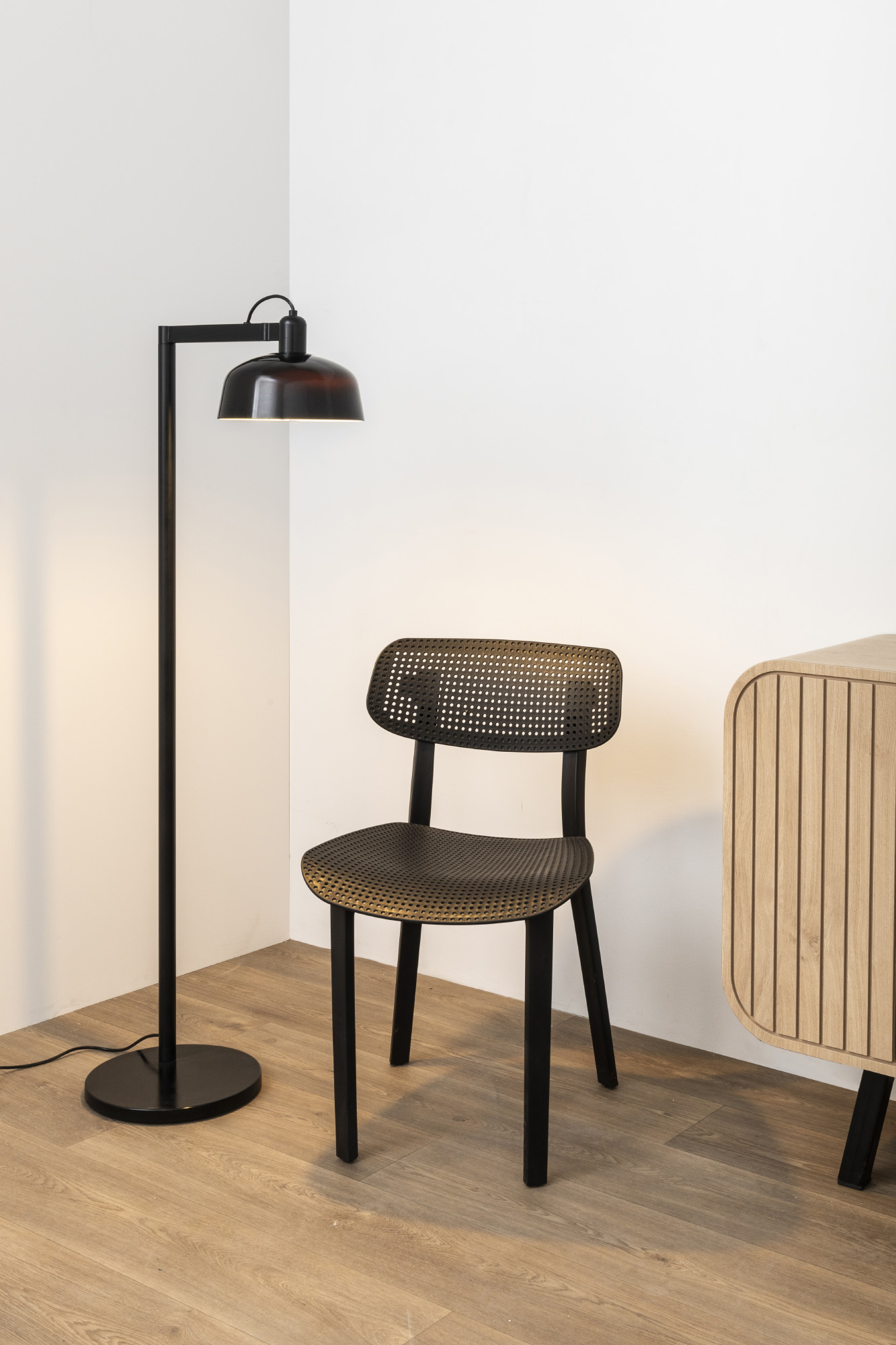 Faro TATAWIN Schwarze Stehleuchte für das Wohnzimmer - 4