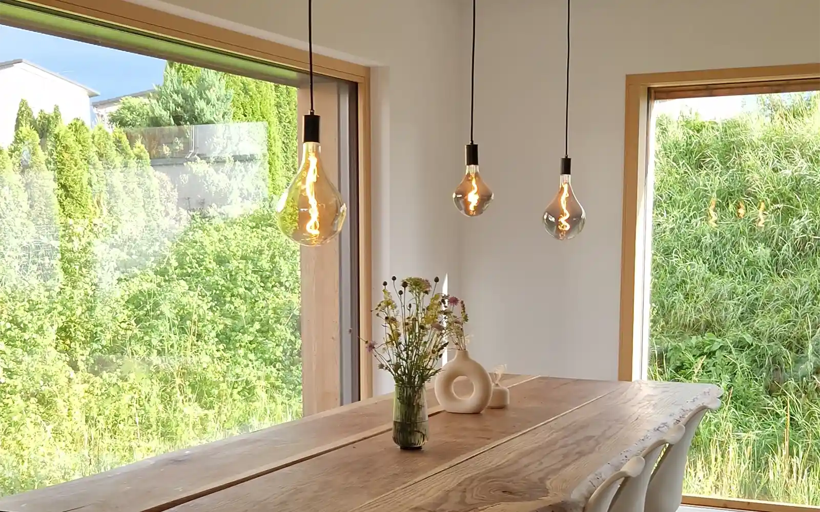 ISOLED E27 Vintage Line LED Roundbulb A125, unregular, Amber, 4W, 2200K - 2