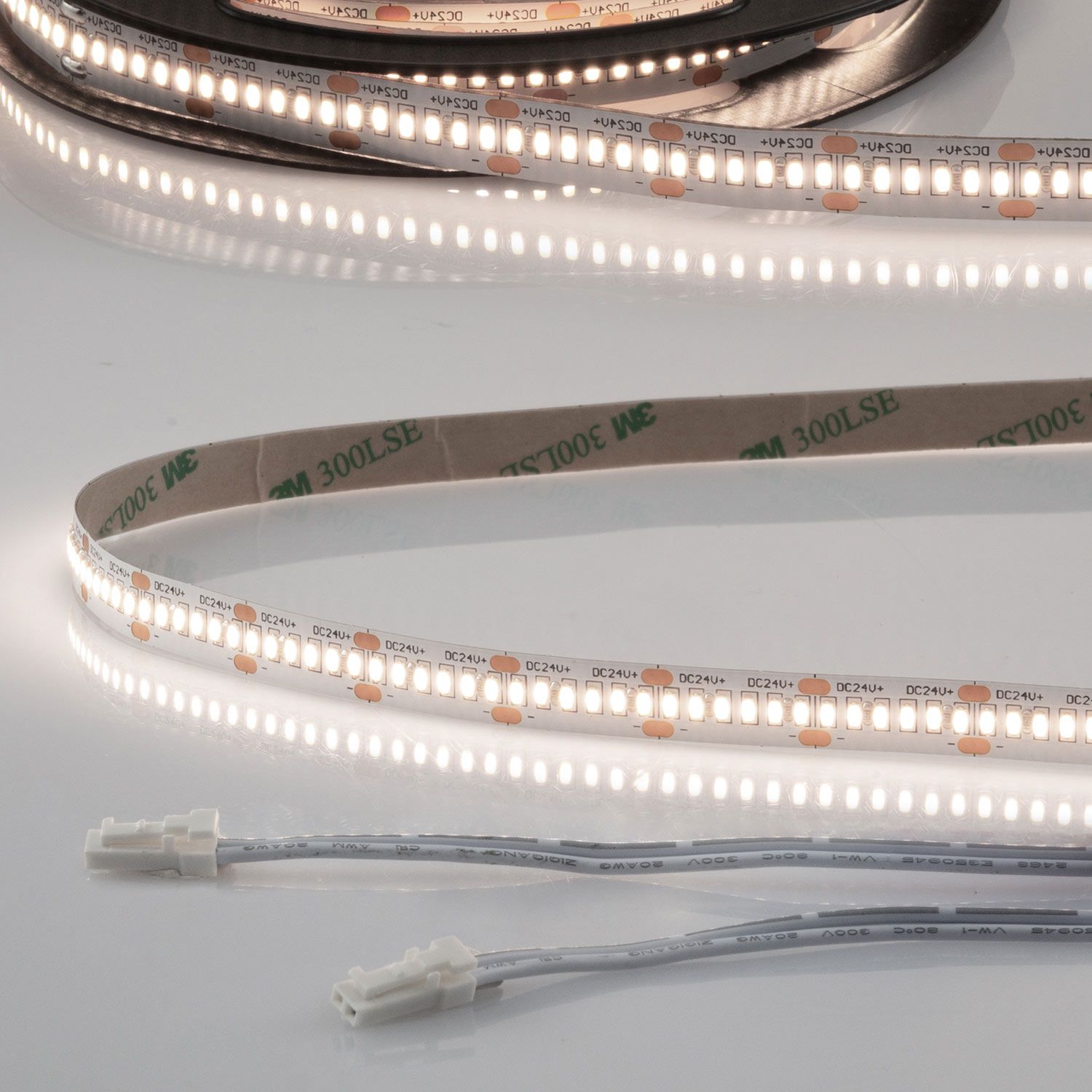 ISOLED LED CRI940 MiniAMP Flexband, 24V DC, 6W, IP20, 4000K, 500cm, beids. 30cm Kabel + maleAMP, 300 LED/m ISOLED LED CRI940 MiniAMP Flexband, 24V DC, 6W, IP20, 4000K, 500cm, beids. 30cm Kabel + maleAMP, 300 LED/m - 1
