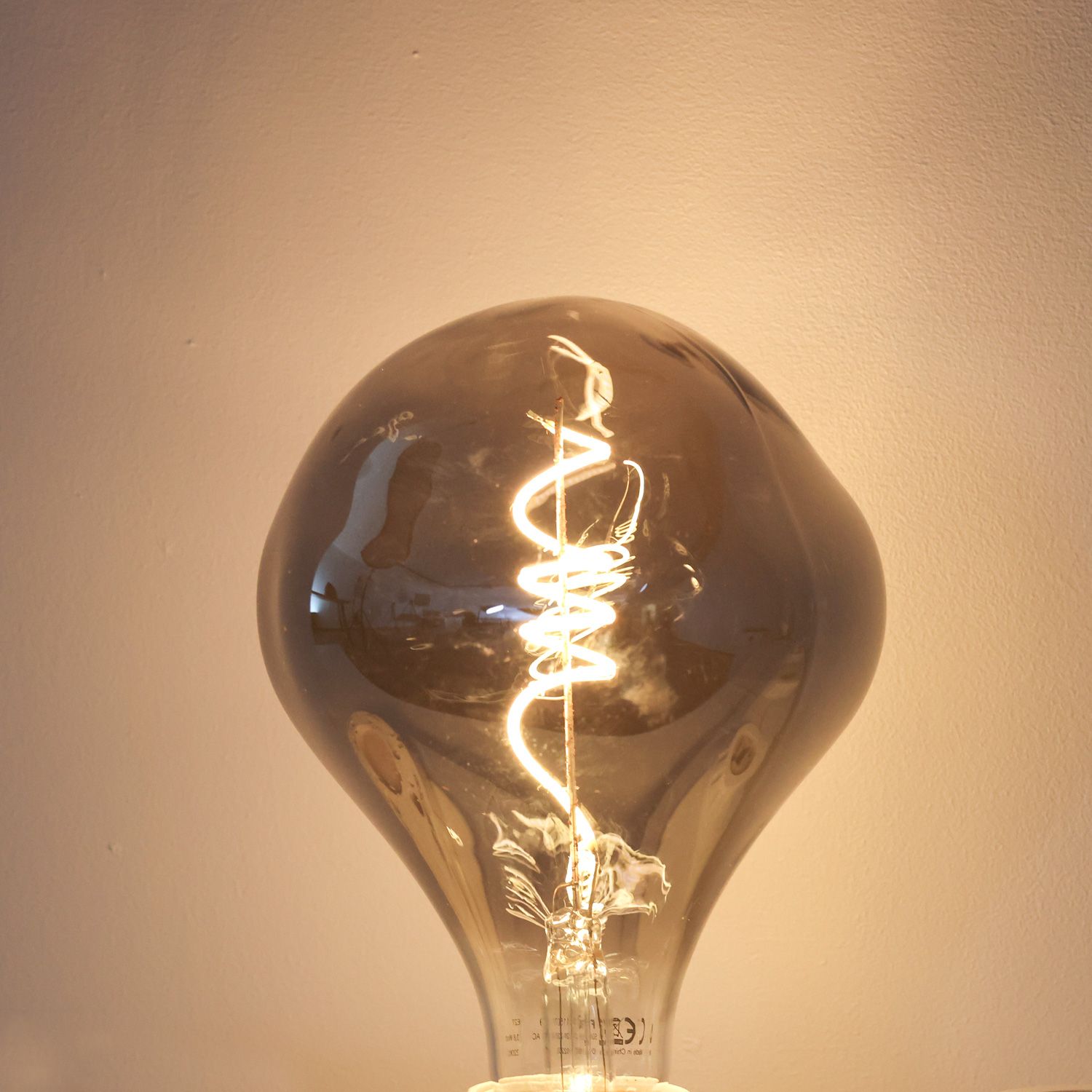 ISOLED E27 Vintage Line LED Roundbulb A125, unregular, Smoky, 4W, 2200K - 5