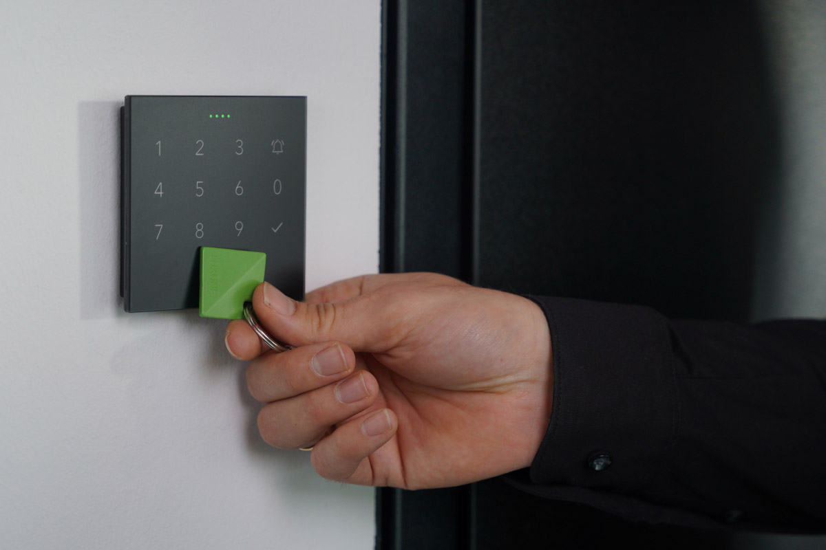 Loxone NFC Code Touch Tree Anthrazit - Produktbild 5