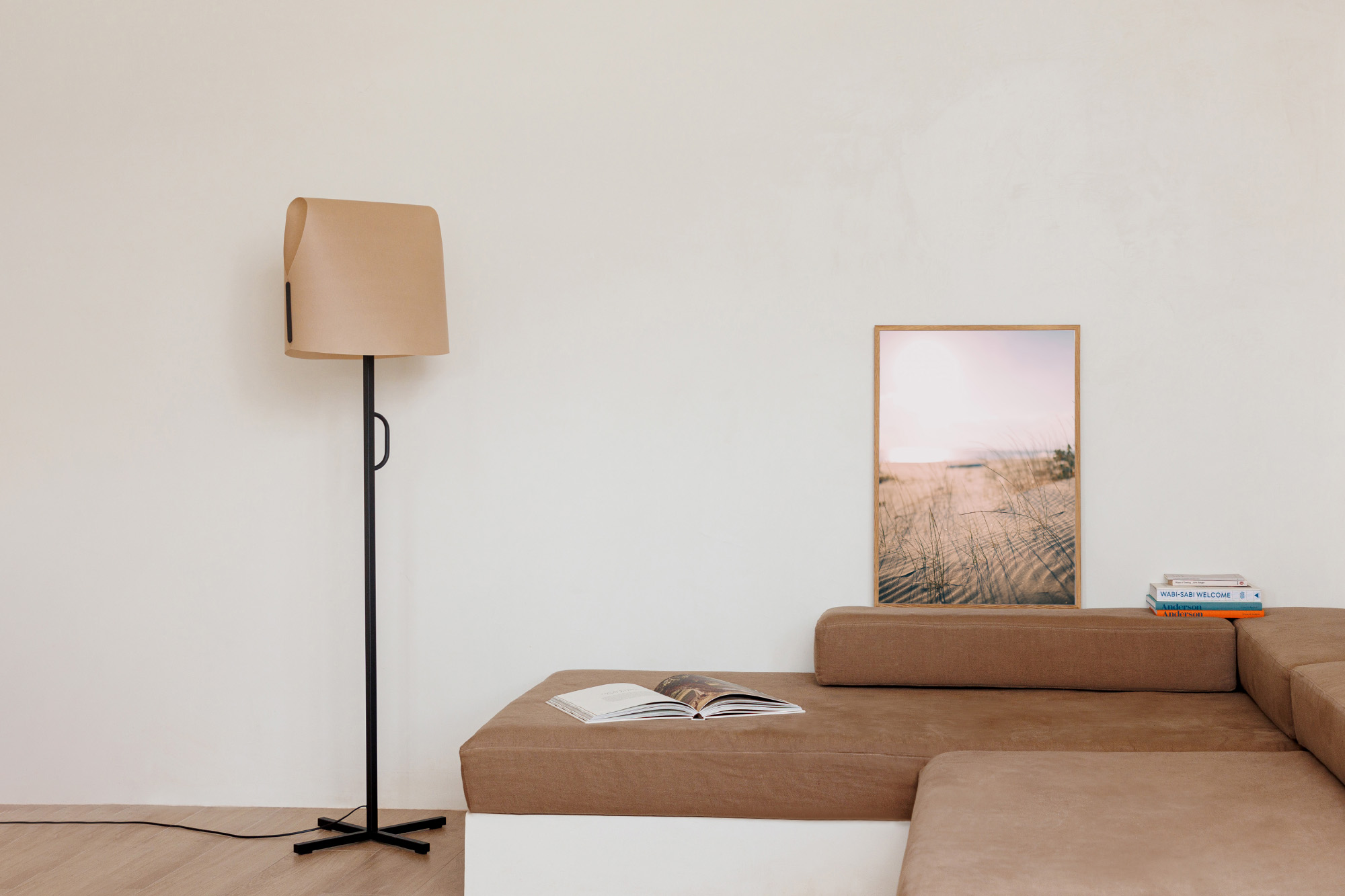 Faro LUANG Stehlampe für das Wohnzimmer, schwarz/camel - 3