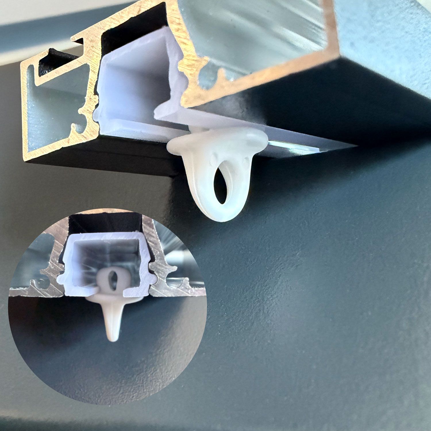 ISOLED Vorhangschienen-Stopper zur Feststellung des Vorhanglaufs - 2
