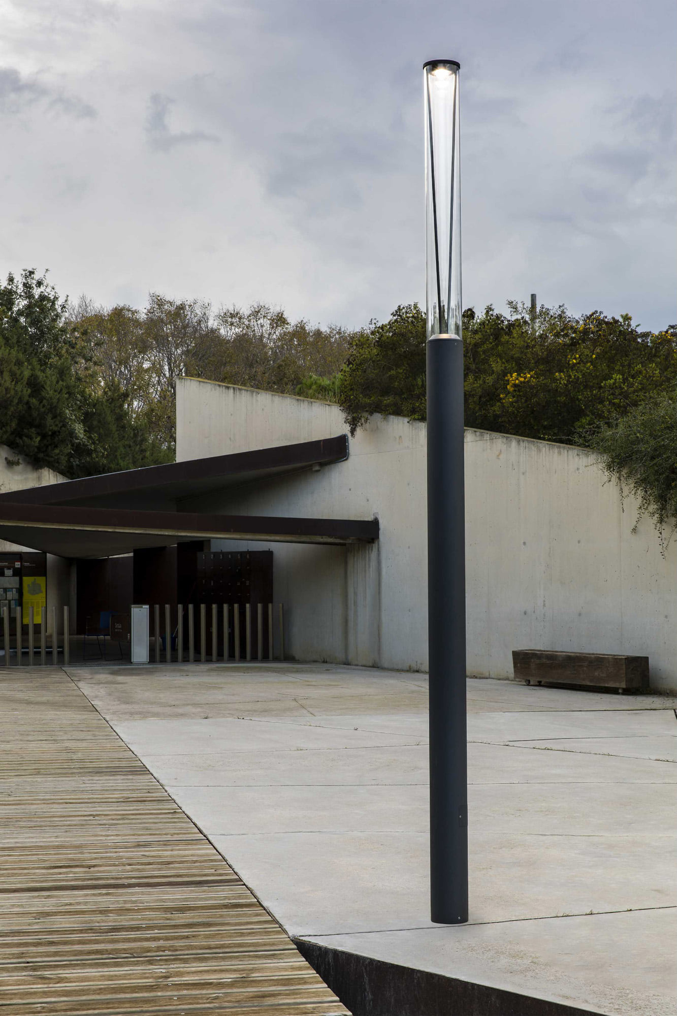 Faro RUSH 3700 Dunkelgraue Straßenlampe 4000K 360º breit - 3