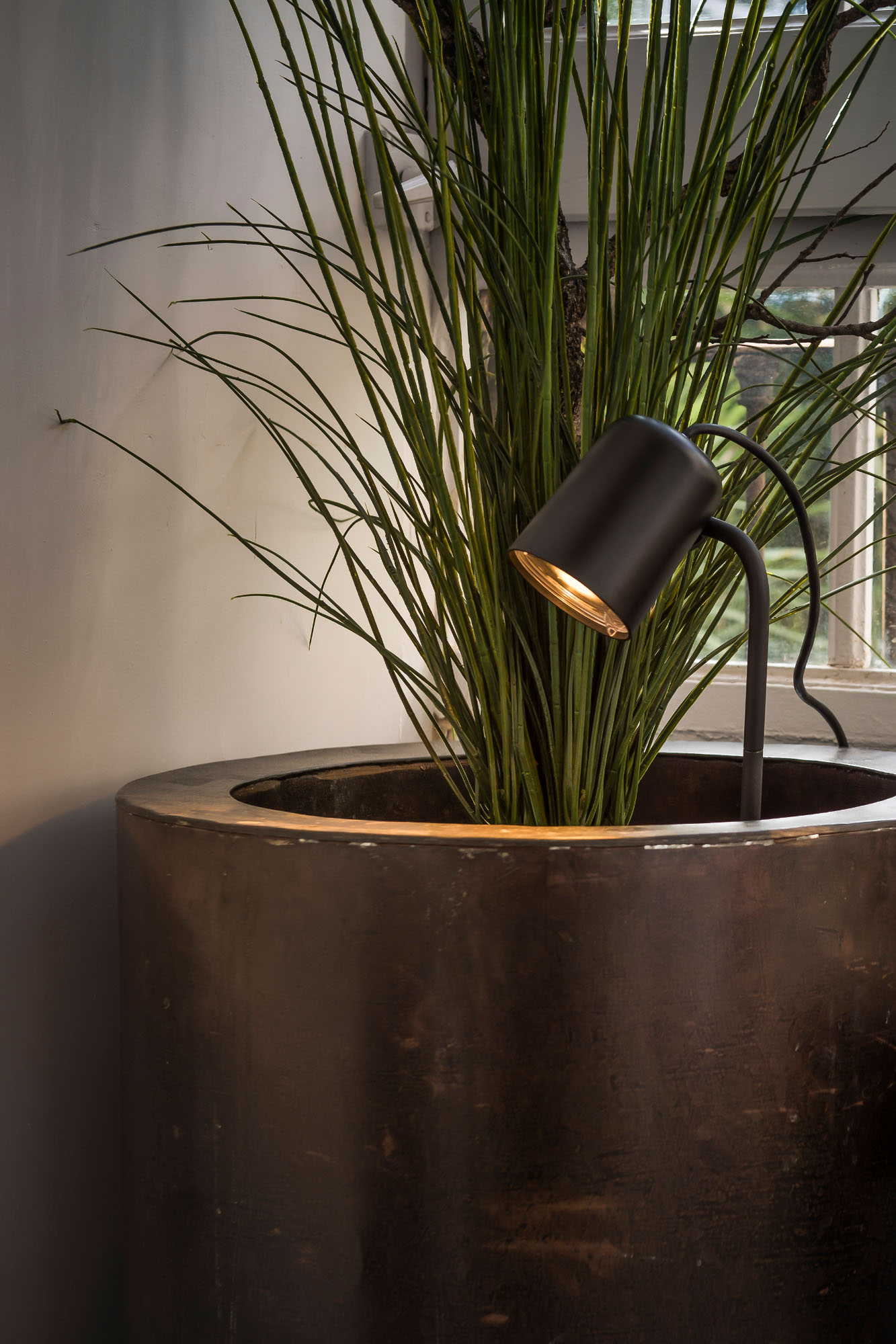 Faro FLOW Wandleuchte mit schwarzem Stab - Produktbild 4