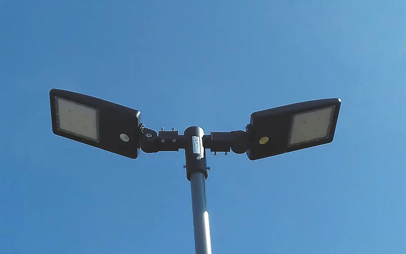 ISOLED LED Street Light HE115, 3000K, 1-10V dimmbar, Winkel Typ III - 2
