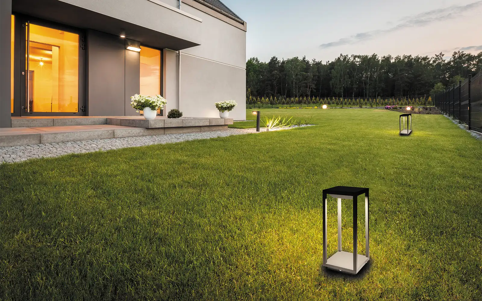 ISOLED LED SOLAR Outdoor-Leuchte, PIR-Bewegungs-/Helligkeitssensor, Ein+Aus, 2W, IP54, warmweiß - 2