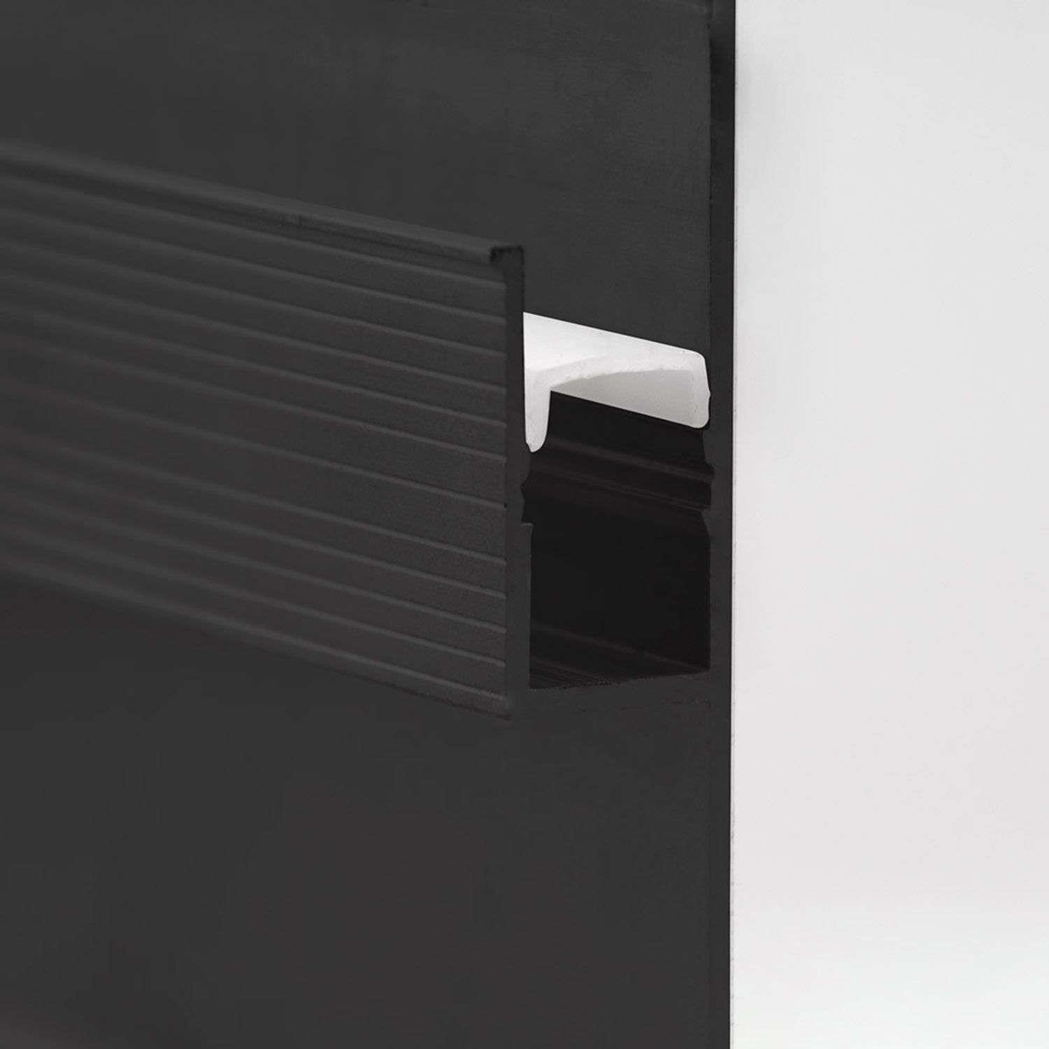 ISOLED LED Trockenbau-Leuchtenprofil Single Curve, schwarz pulverbeschichtet 200cm - 3