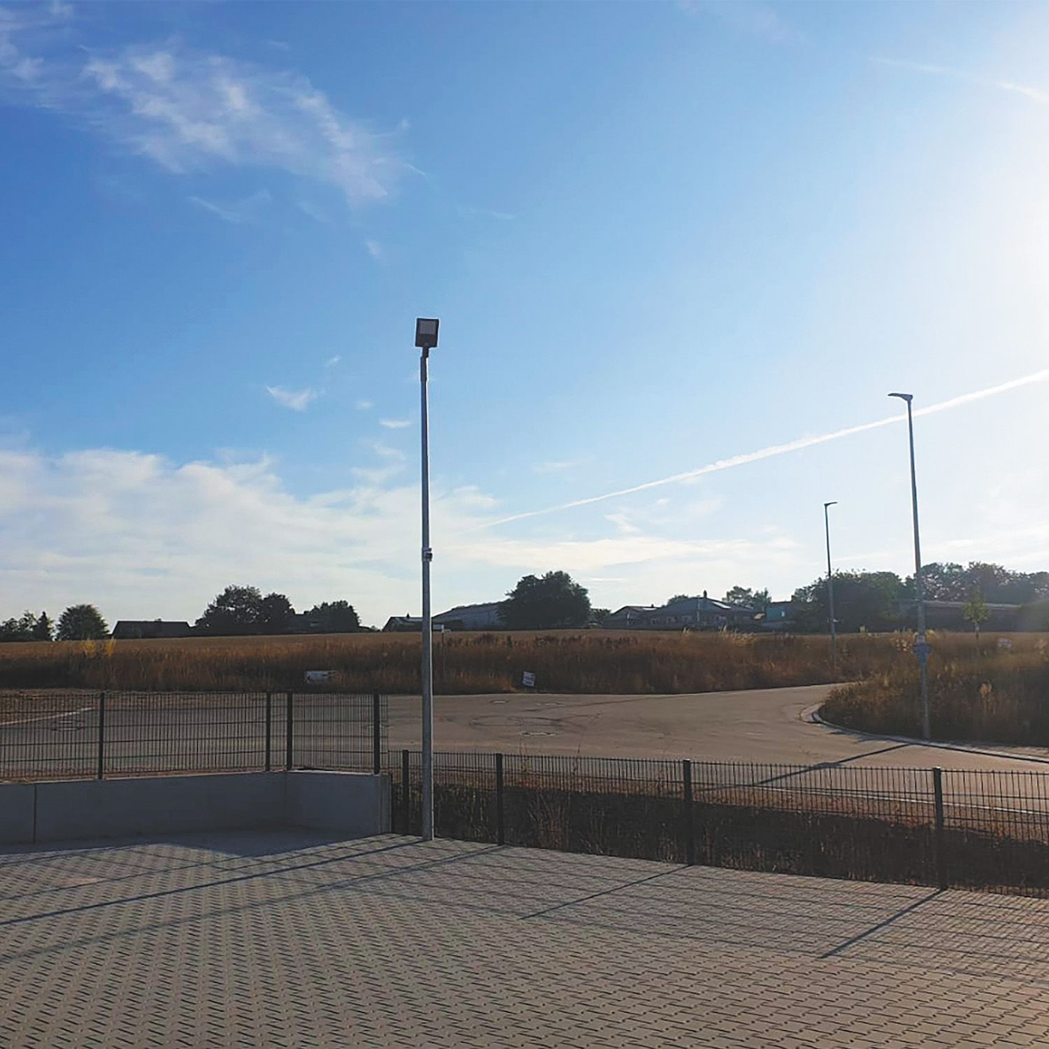 ISOLED LED Street Light HE115, 4000K, 1-10V dimmbar mit Tageslicht- und Bewegungssteuerung, Winkel Typ III - 9