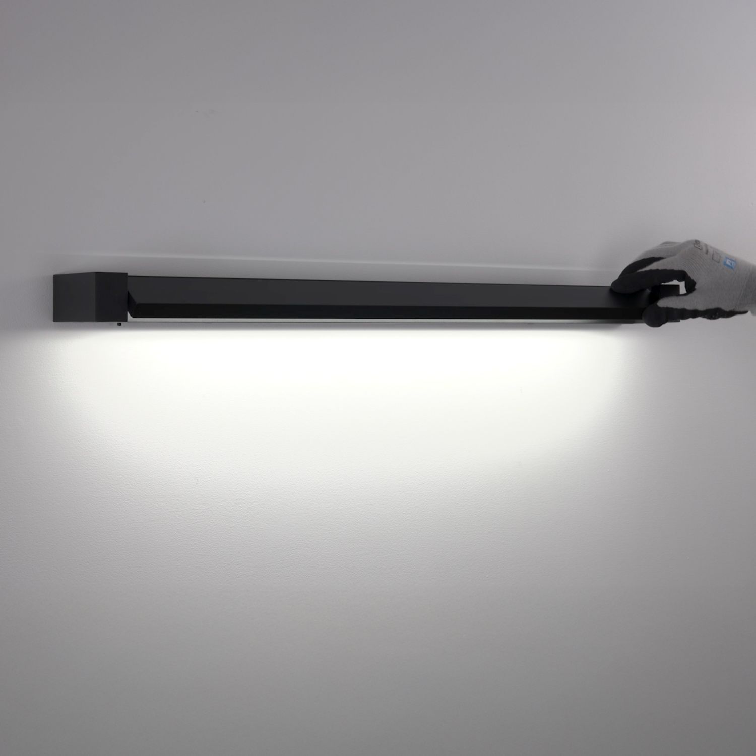 ISOLED LED Wandlampe schwenkbar, 700mm, 20W, weiß, ColorSwitch 2700|3000|4000K - 8