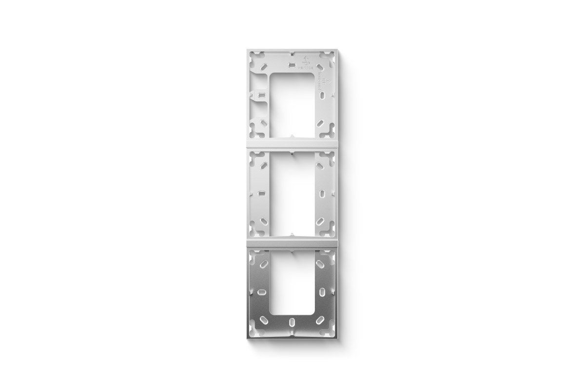 Loxone Montagerahmen 3-fach Silber - Produktbild 1